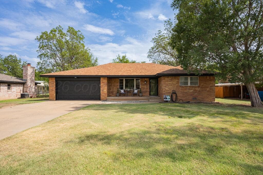 203 Western Street, Claude, TX 79019