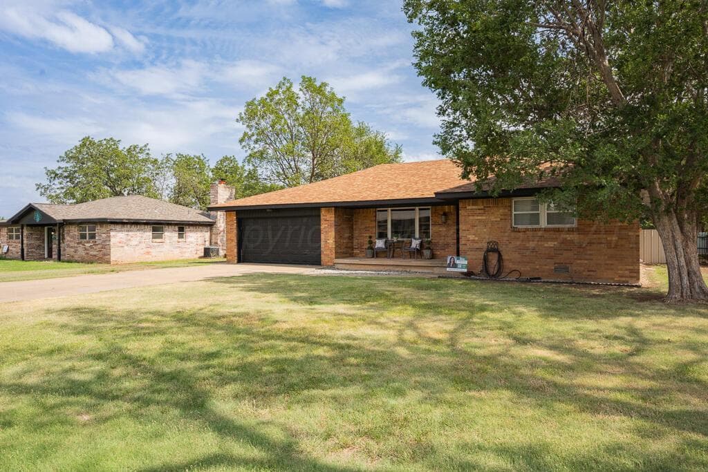 203 Western Street, Claude, TX 79019, photo 3
