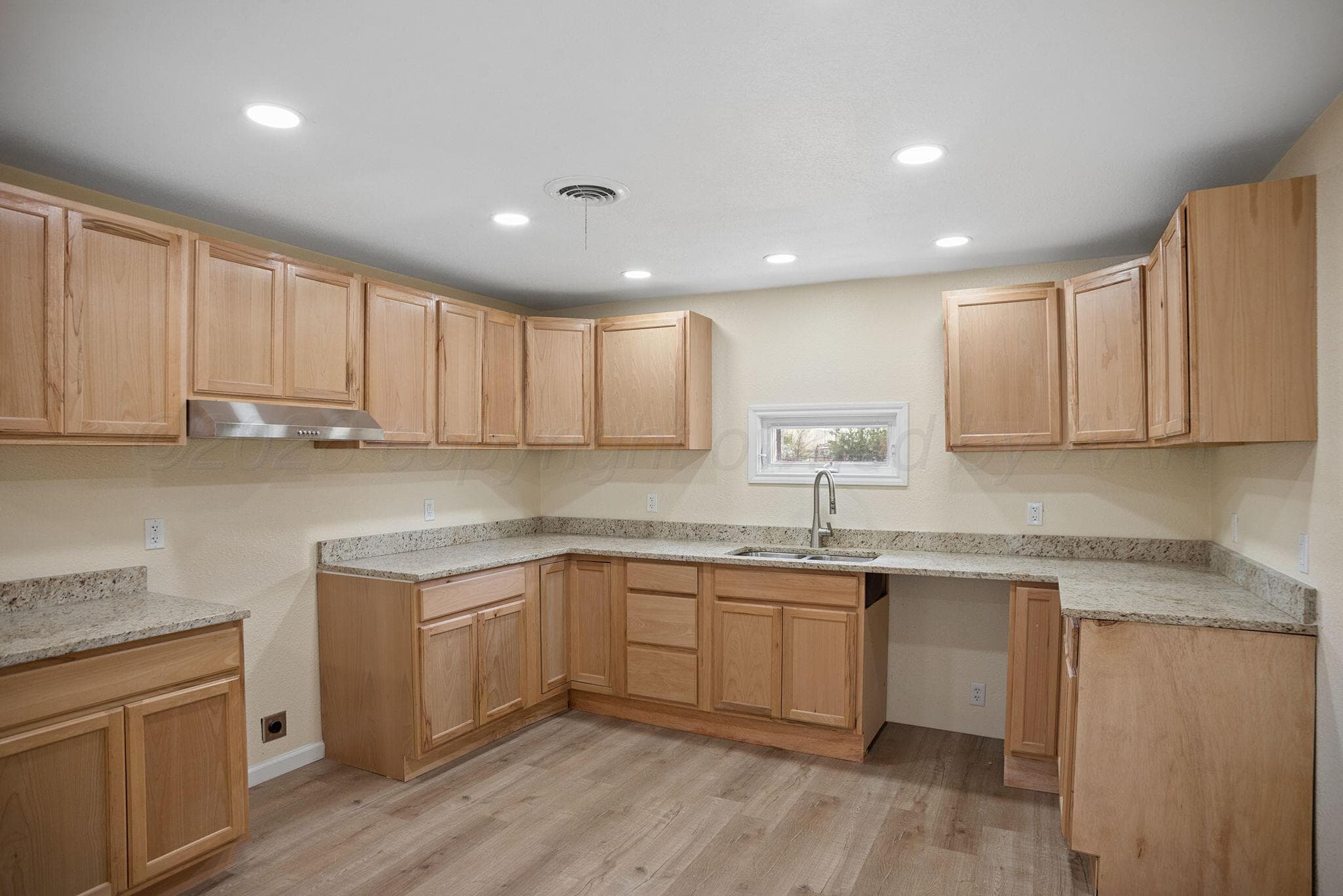 321 N RIDER Street, Pampa, TX 79065-5753, photo 8