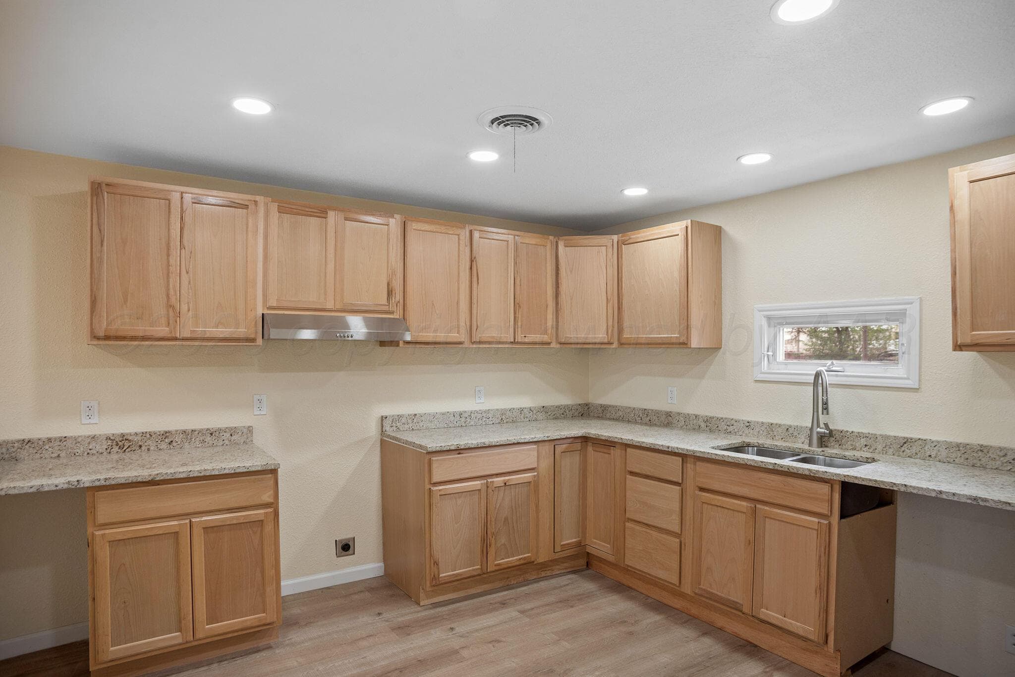 321 N RIDER Street, Pampa, TX 79065-5753, photo 10
