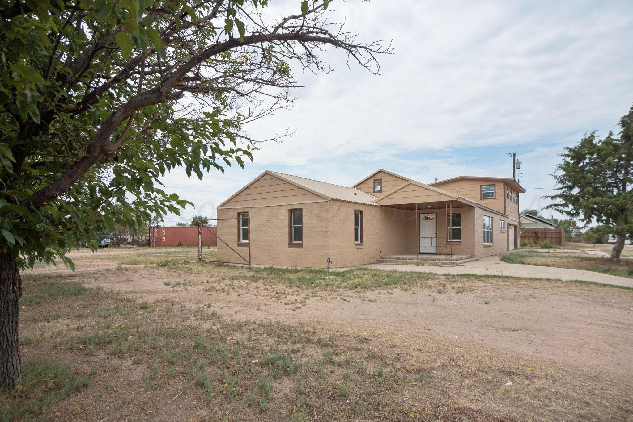 321 N RIDER Street, Pampa, TX 79065-5753, photo 2