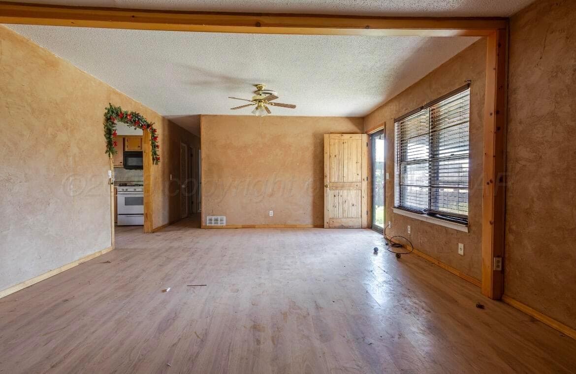 220 NW 11th Street, Dimmitt, TX 79027, photo 3