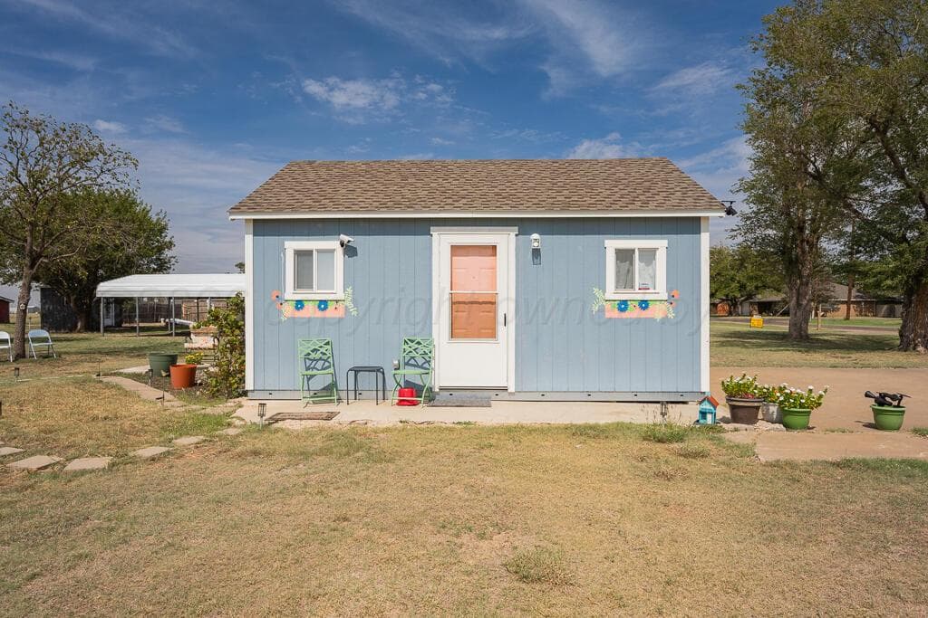 306 Alamo Street, Claude, TX 79019