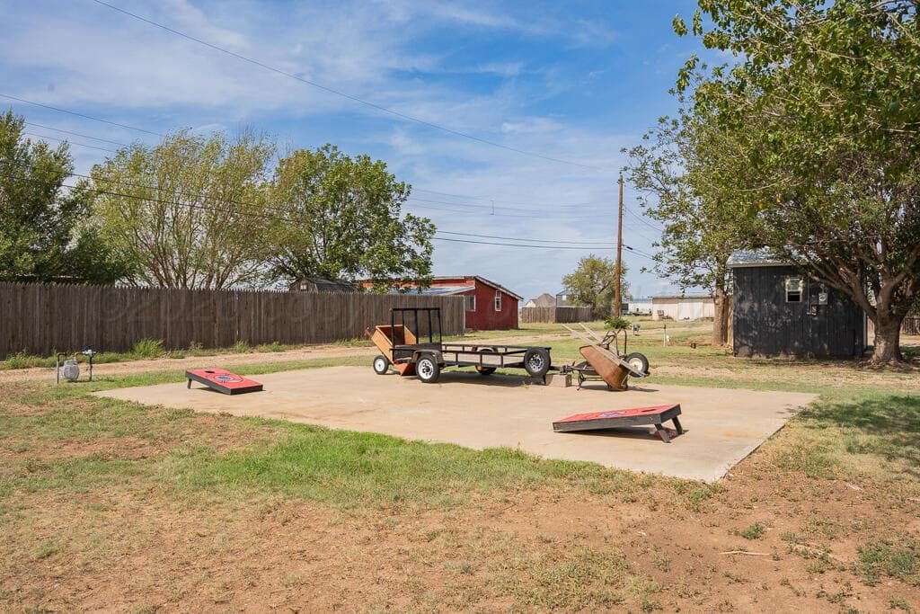 306 Alamo Street, Claude, TX 79019, photo 9