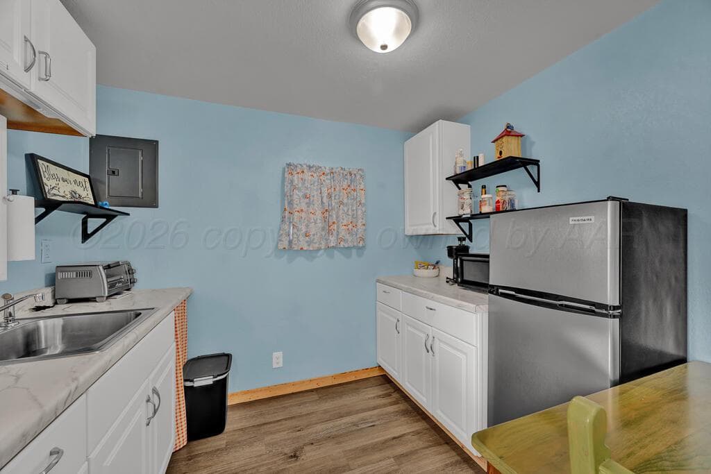 306 Alamo Street, Claude, TX 79019, photo 6