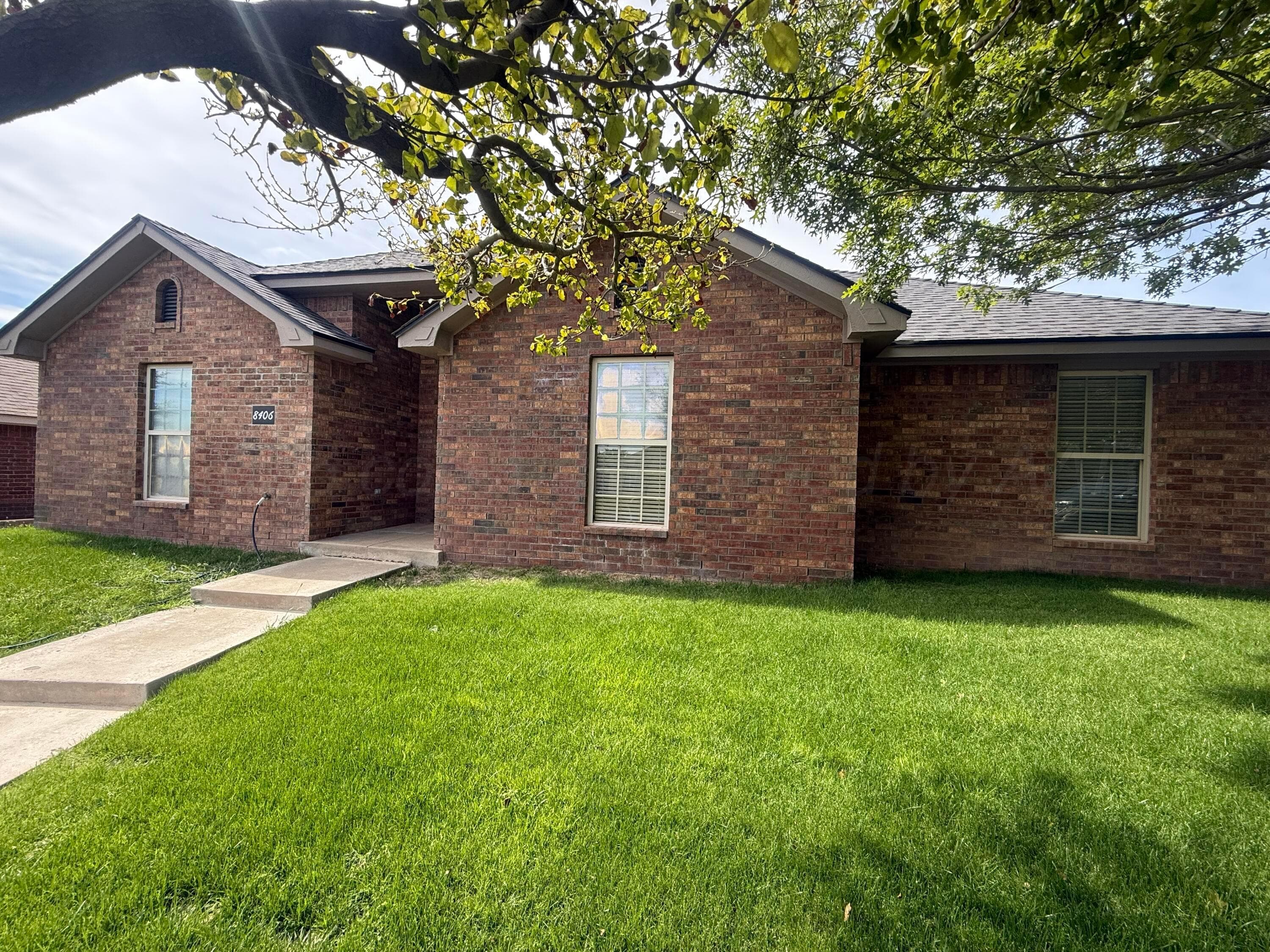 8406 TAOS Drive, Amarillo, TX 79118-8132, photo 2