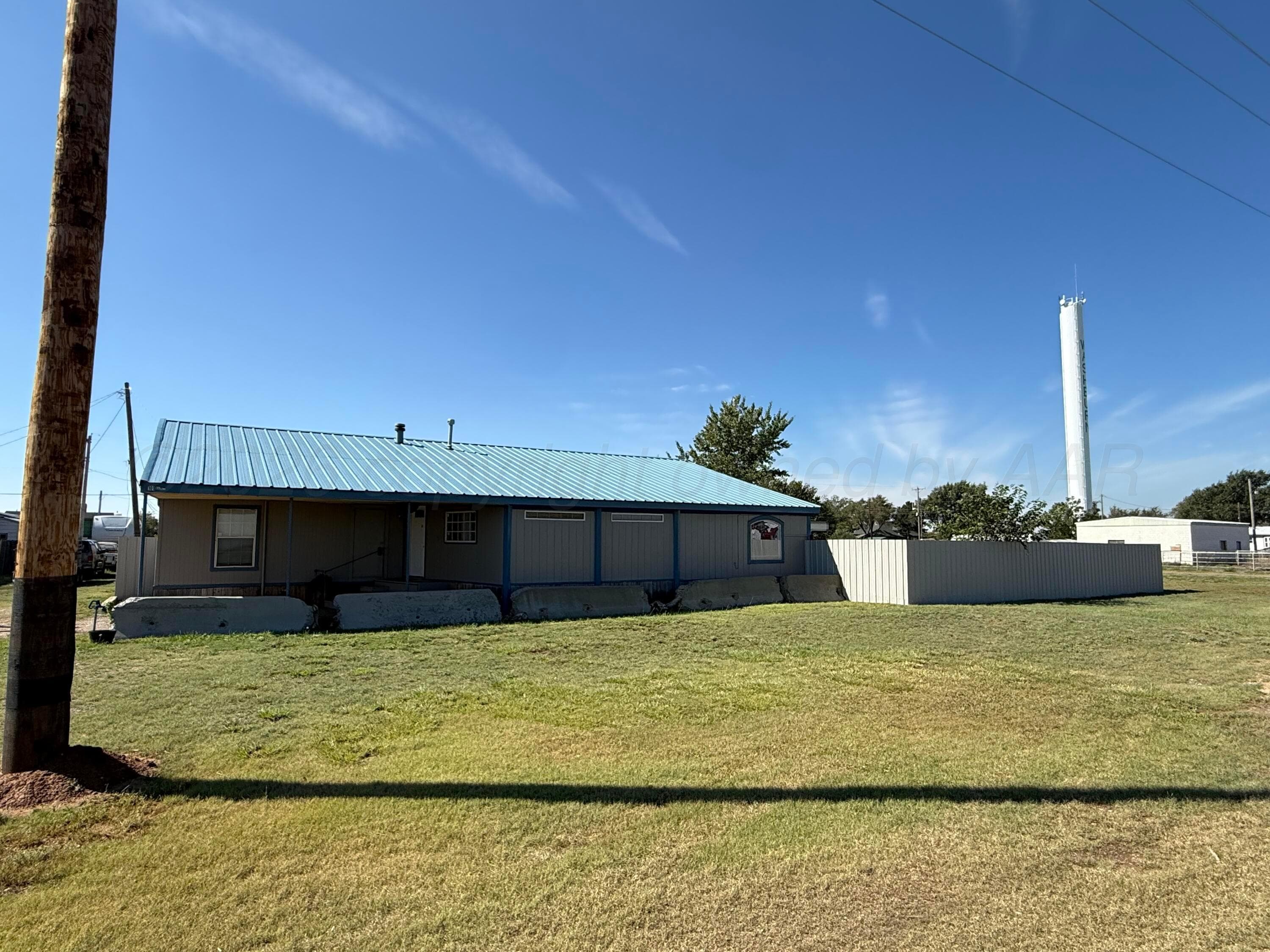 101 Gaines Street, Claude, TX 79019