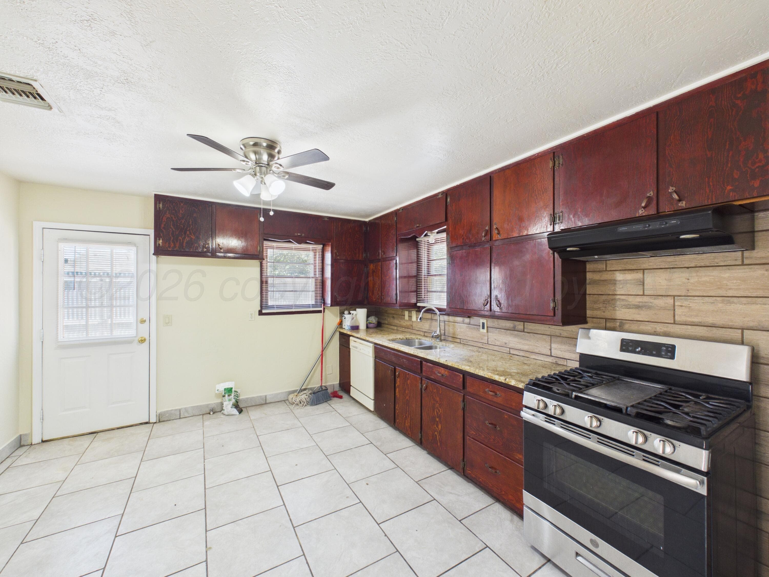 820 RUSSELL Street, Amarillo, TX 79104, photo 9