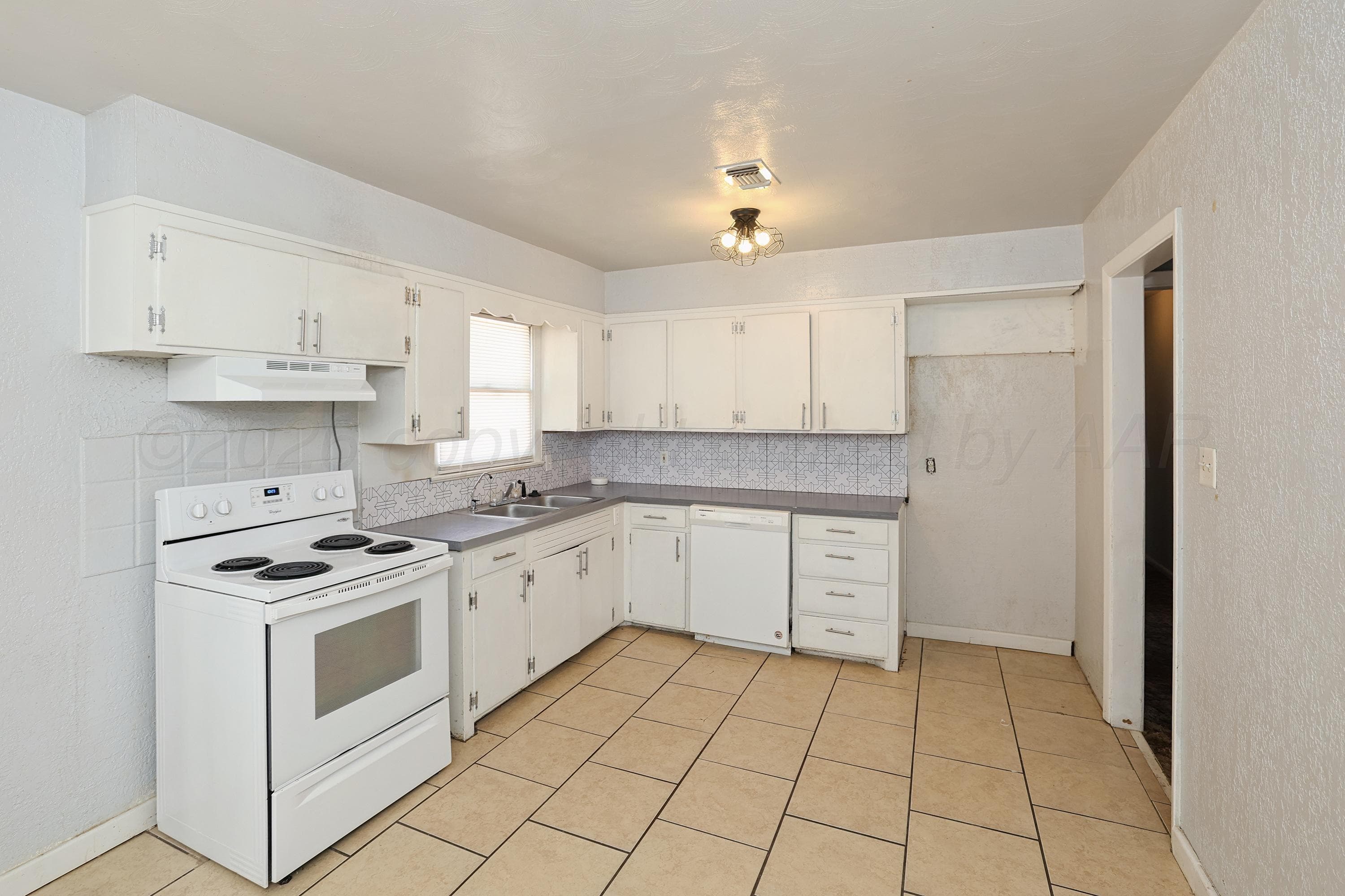 1900 N WELLS Street, Pampa, TX 79065-3346, photo 6