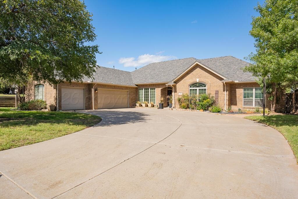 6300 CEDAR HOLLOW Drive, Amarillo, TX 79124-1227