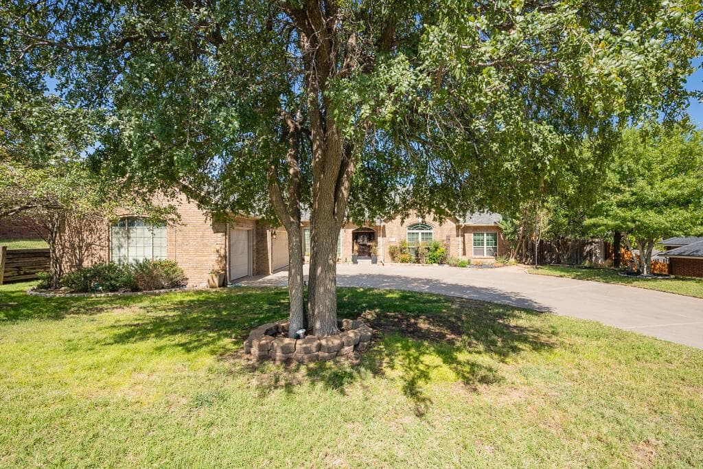 6300 CEDAR HOLLOW Drive, Amarillo, TX 79124-1227, photo 2