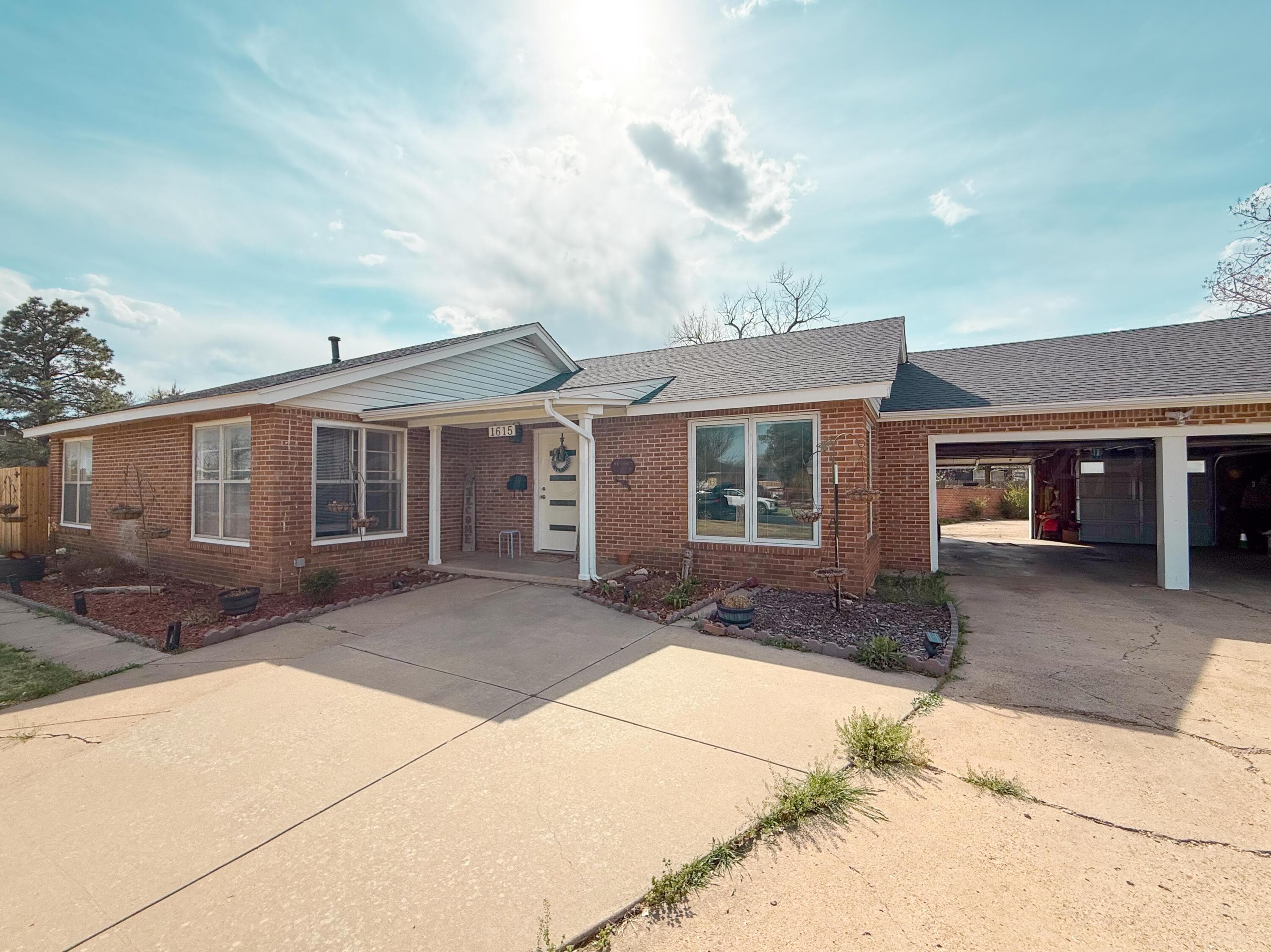 1615 N Russell Street, Pampa, TX 79065-4337, photo 2